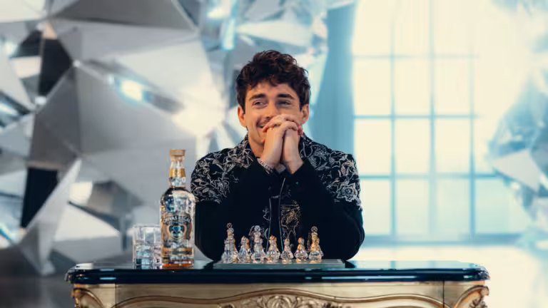 Chivas Regal i Charles Leclerc, czyli sport i luksus w jednym produkcie