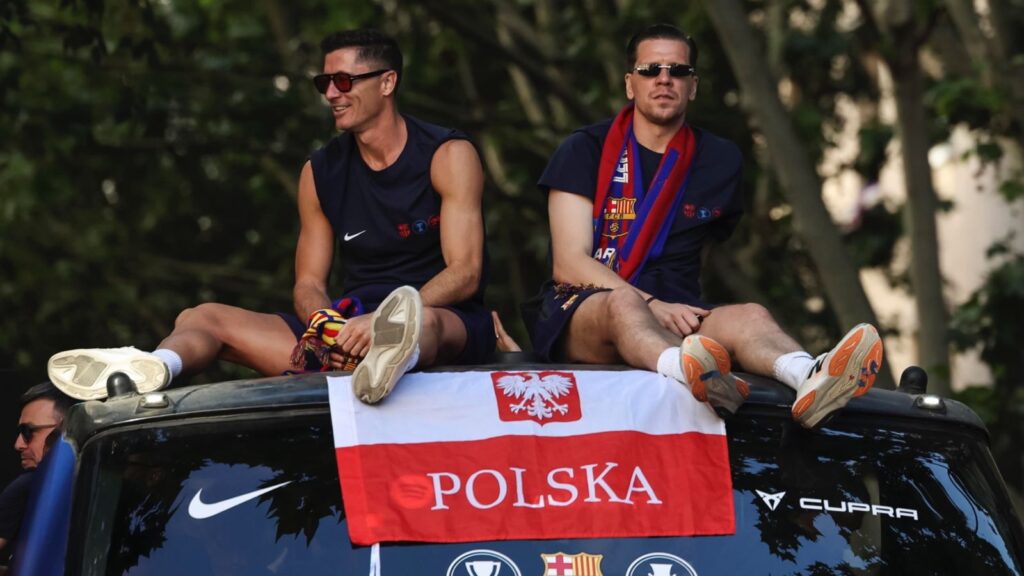 Lewandowski i Szczęsny skradli show na fecie mistrzowskiej. Kanał Sportowy zrobił furorę