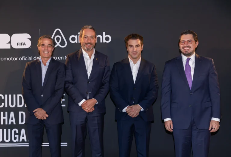 Airbnb wykorzystuje mundial do sprzedaży doświadczeń z legendami futbolu