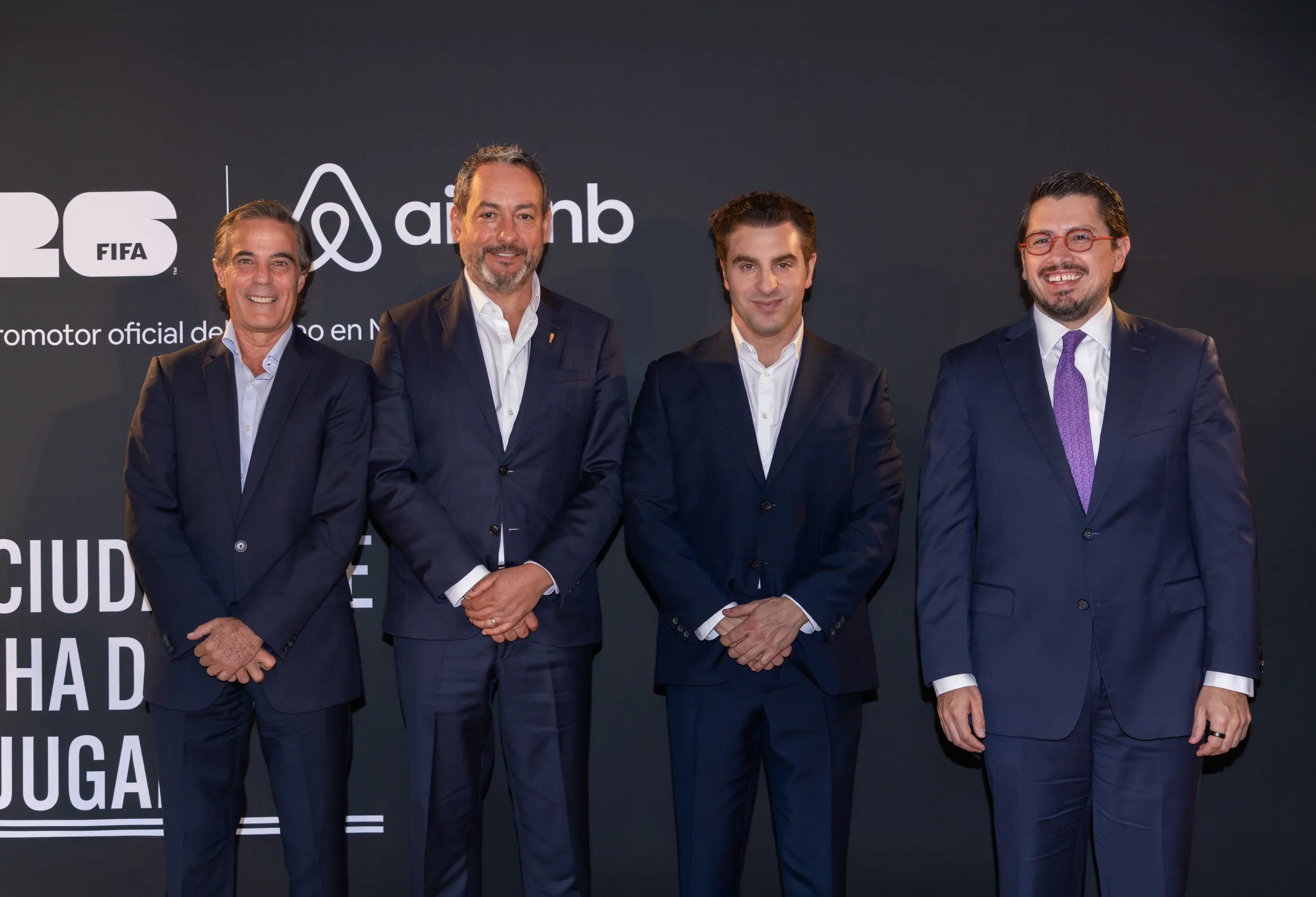 Airbnb wykorzystuje mundial do sprzedaży doświadczeń z legendami futbolu