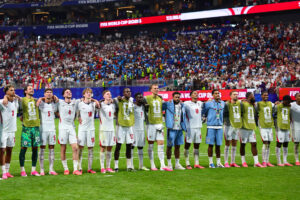 England players look towards the fans after winning the match 2-1 during the FIFA World Cup, WM, Weltmeisterschaft, Fussball 2026 last 32 match between England and Congo DR at the Mercedez-Benz Stadium, Atlanta, USA on 1 July 2026. Copyright: xPeterxDovganx 45220087
2026.07.01 Atlanta
pilka nozna mistrzostwa swiata
Anglia - Demokratyczna Republika Konga
Foto IMAGO/PressFocus

!!! POLAND ONLY !!!