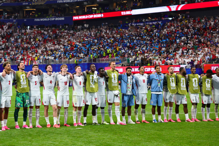 England players look towards the fans after winning the match 2-1 during the FIFA World Cup, WM, Weltmeisterschaft, Fussball 2026 last 32 match between England and Congo DR at the Mercedez-Benz Stadium, Atlanta, USA on 1 July 2026. Copyright: xPeterxDovganx 45220087
2026.07.01 Atlanta
pilka nozna mistrzostwa swiata
Anglia - Demokratyczna Republika Konga
Foto IMAGO/PressFocus

!!! POLAND ONLY !!!