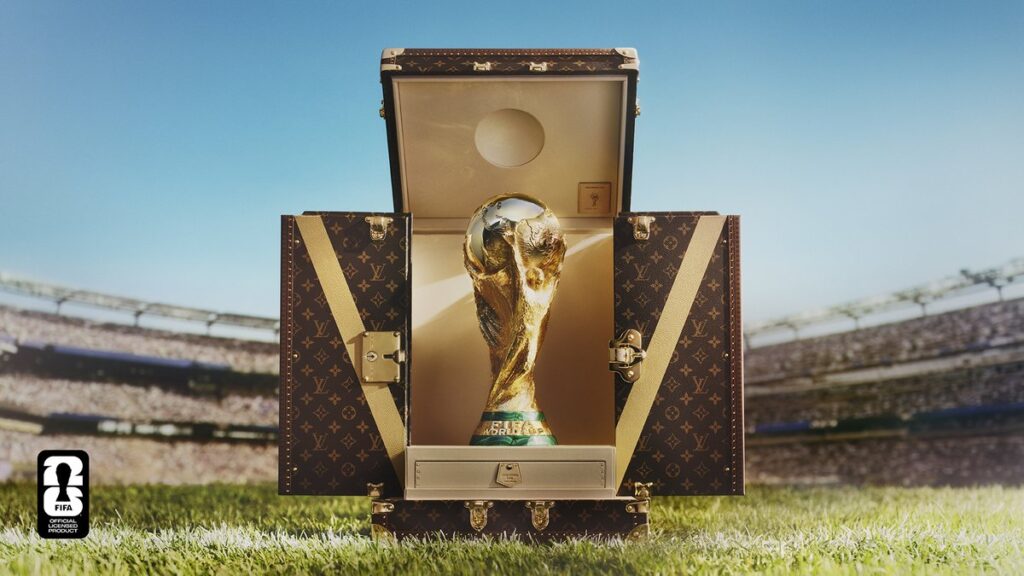 Louis Vuitton stworzył „trofeum” na MŚ. Luksusowa marka kontynuuje współpracę z FIFA