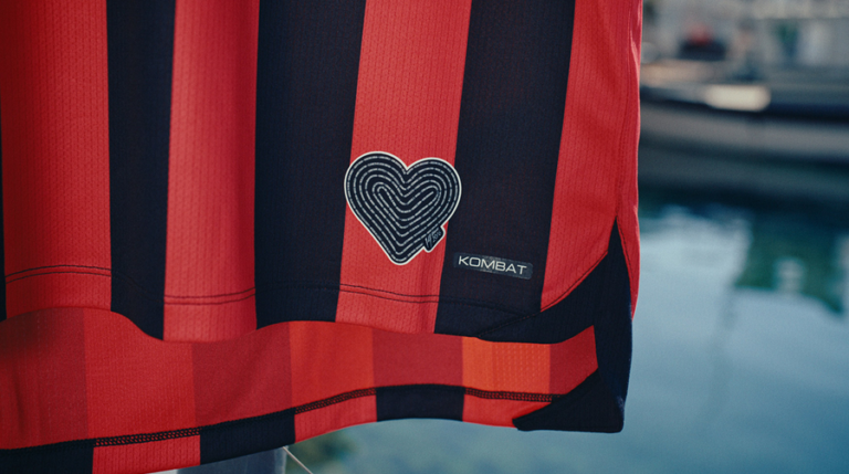 OGC Nice prezentuje nowe koszulki. Klub oddał hołd ofiarom zamachu z 2016 roku