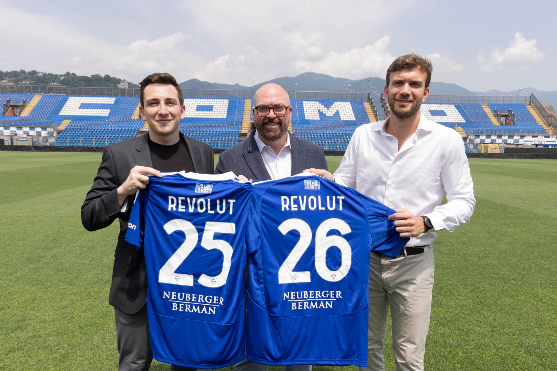 Revolut sponsorem koszulek Como 1907. Fintech wzmacnia obecność w świecie piłki