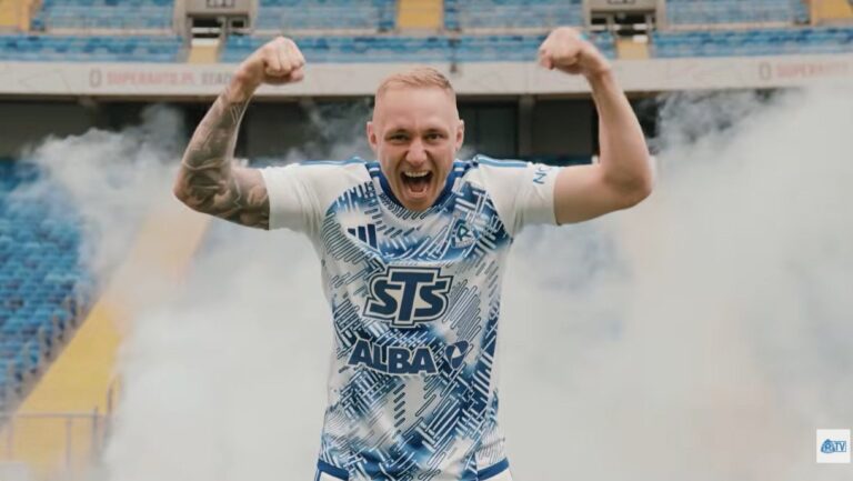 Ruch Chorzów zaprezentował koszulki na sezon 2026/27. Trzy komplety i nowy model od adidasa