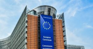 Komisja Europejska dała zielone światło. Ważne mecze i turnieje trafią do otwartych kanałów. Nie zabrakło kontrowersji…