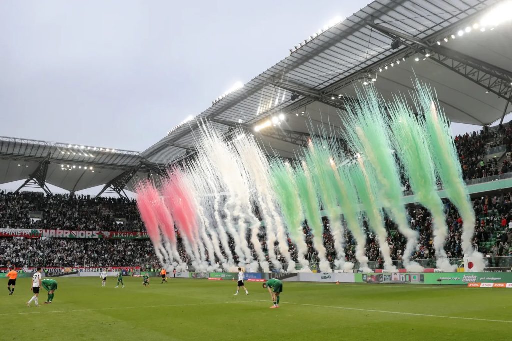 Legia i Lech zmierzą się w Warszawie. Komplet widzów i medialność wydarzenia zagwarantowane