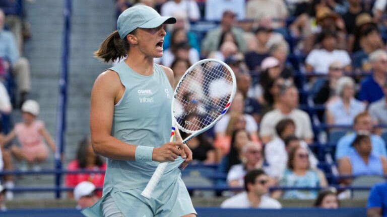 Sport i Pieniądze #51: UEFA i FIFA walczą dalej, tyle zarobiła Świątek w Cincinnati