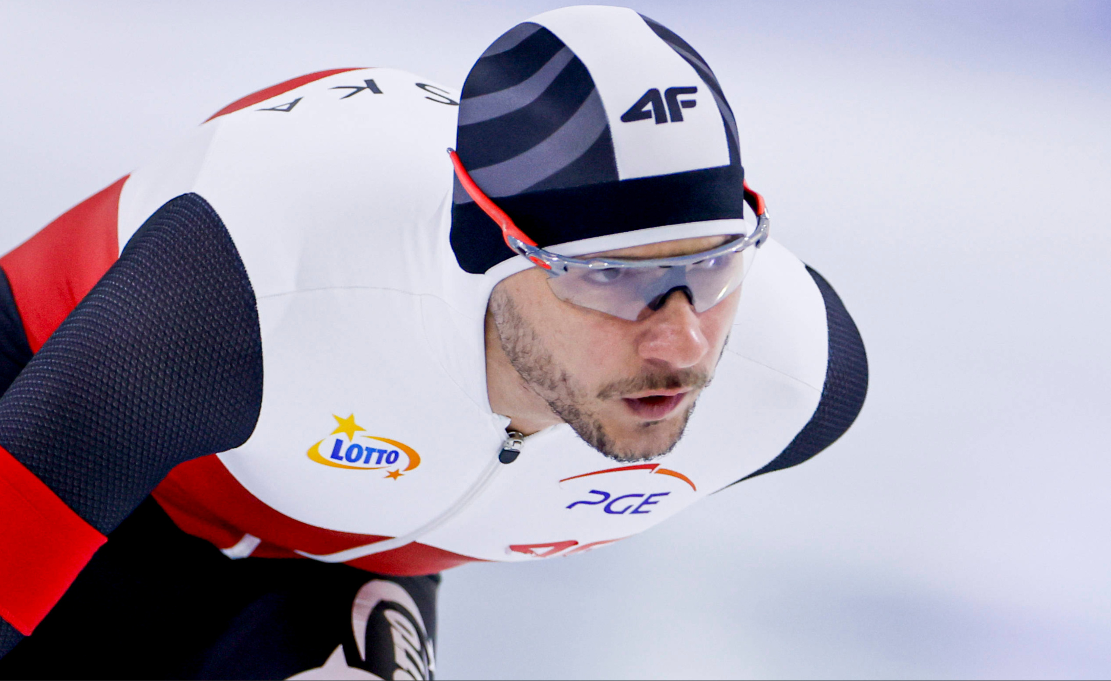 ISU World Cup Speed skating, Eisschnelllauf - Heerenveen, Day 2, Netherlands Piotr Michalski of Poland competing on the Men s 1000m on Day 2 of the ISU World Cup Speed Skating at the Thialf Stadium in Heerenveen, Netherlands, December 06, 2025. Heerenveen Netherlands PUBLICATIONxNOTxINxJPN Copyright: xMatrixxImagesx/xHenkxJanxDijksx 2025.12.06 Heerenveen lyzwiarstwo szybkie Puchar swiata w lyzwiarstwie szybkim Foto IMAGO/PressFocus !!! POLAND ONLY !!!