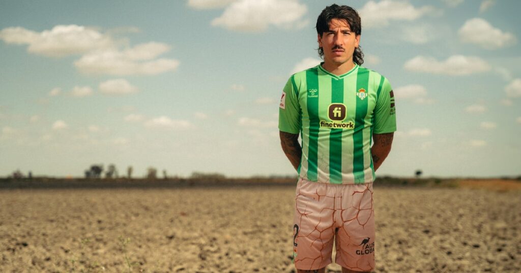 Real Betis oddaje projekt koszulki w ręce kibiców. Klub rozwija inicjatywę Forever Green