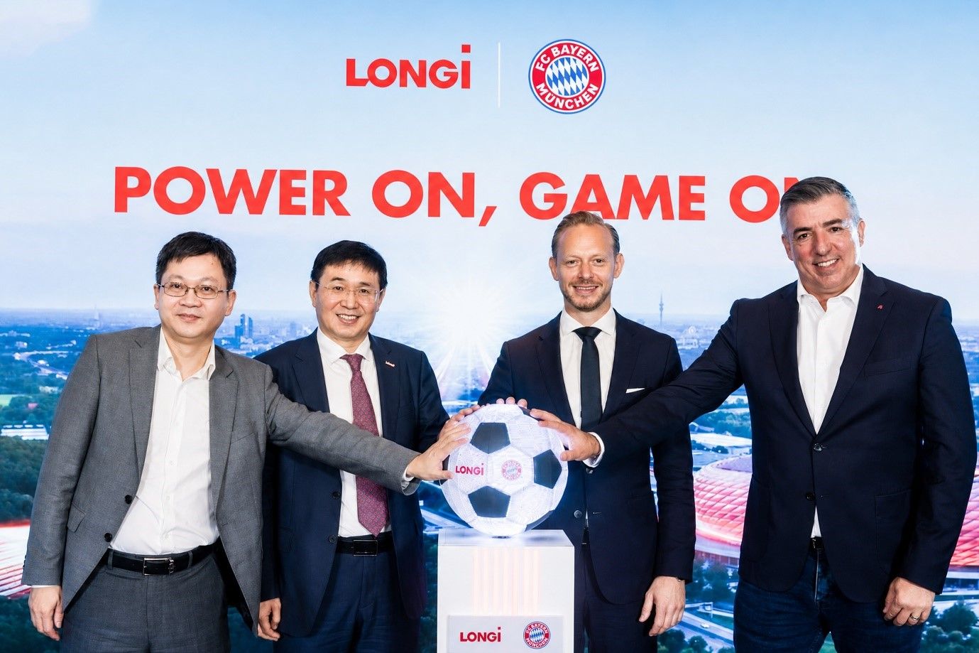 Bayern pozyskuje LONGi. Gigant fotowoltaiki wchodzi do komercyjnego systemu mistrza Niemiec