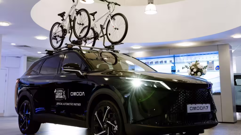 Omoda wjeżdża do kolarstwa. Chińska marka została sponsorem Tour of Britain, a La Vuelta zyskała nowych partnerów