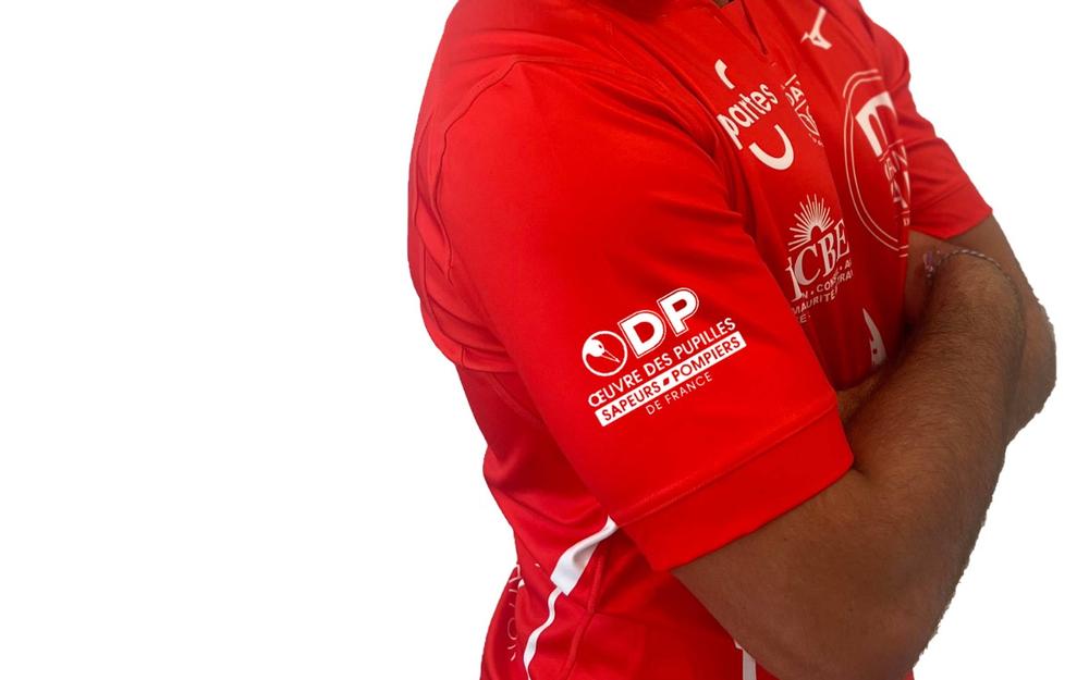 Mizuno, US Dax Rugby i Intersport wspierają strażaków. Powstała wyjątkowa koszulka charytatywna