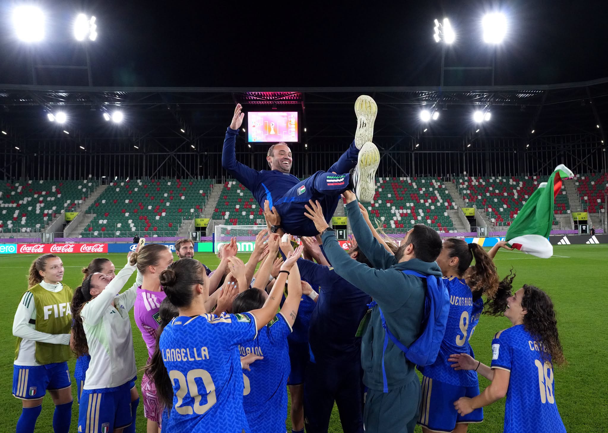 SOSNOWIEC, POLAND - SEPTEMBER 16: Nicola Matteucci, Head Coach of Italy, is thrown into the air after victory in the FIFA U-20 Women's World Cup Round of 16 match between Italy and China PR at Arena Sosnowiec on September 16, 2026 in Sosnowiec, Poland. (Photo by Daniela Porcelli - FIFA/FIFA via Getty Images)