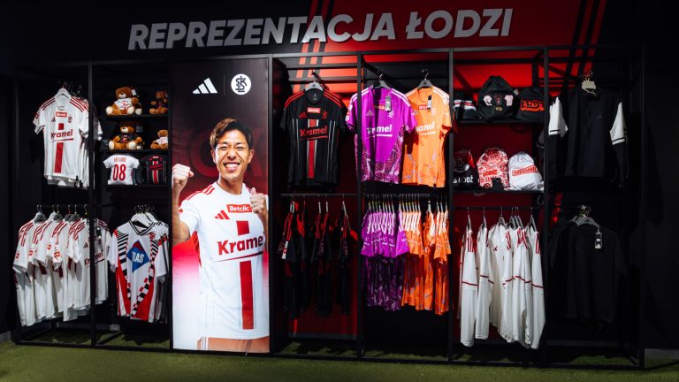 ŁKS Łódź poszerza ofertę sklepu klubowego. Nowe propozycje dla kibiców