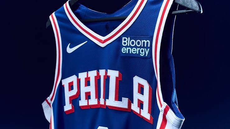 Sixers sprzedali miejsce na koszulce za ponad 10 mln dolarów. W tle efekt LeBrona i inwestycje w regionie